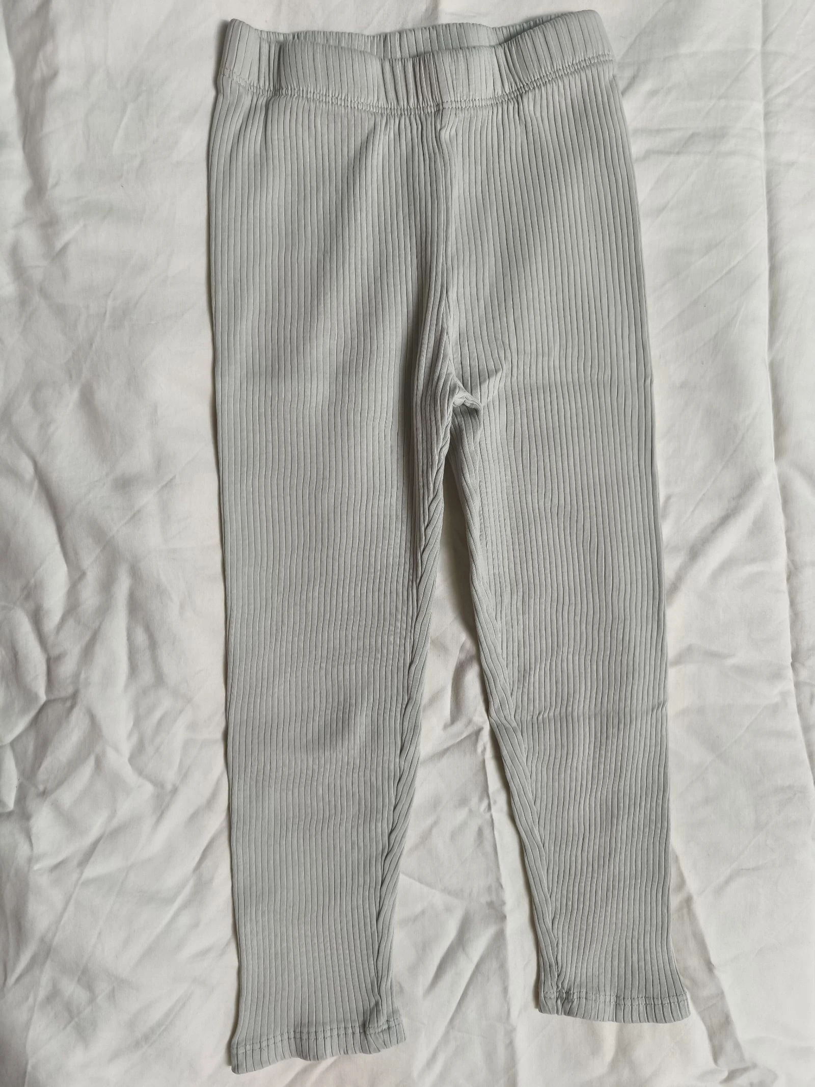 Conjunto acanalado claro para niña (4 años) – photo 3